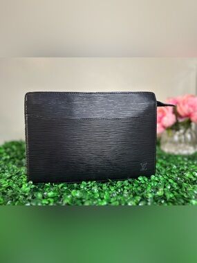 Louis Vuitton Black Epi Pochette Homme Clutch Portfolio Bag LV